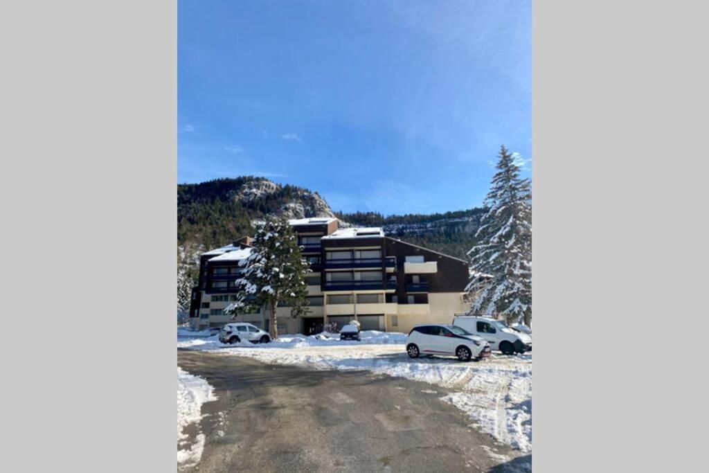 Appartement Chaleureux - Pied Des Pistes Коррансон-ан-Веркор Экстерьер фото
